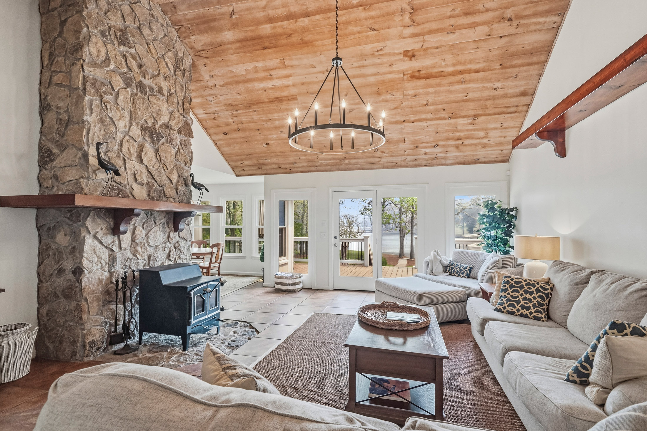  Move-in Ready Lakefront Home Delivers the Ultimate Lake Oconee Lifestyle - 物件實景