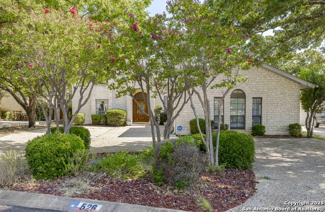 Kerrville, Texas, 78028, United States, 3 Bedrooms Bedrooms, ,4 BathroomsBathrooms,Residential,For Sale,1910535