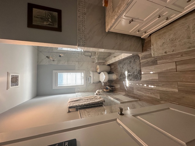 Secaucus, New Jersey, 07094, United States, 4 Bedrooms Bedrooms, ,3 BathroomsBathrooms,Residential,For Sale,1974873