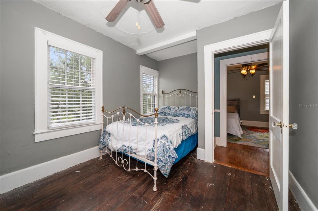 Clearwater, Florida, 33755, United States, 4 Bedrooms Bedrooms, ,3 BathroomsBathrooms,Residential,For Sale,1848993