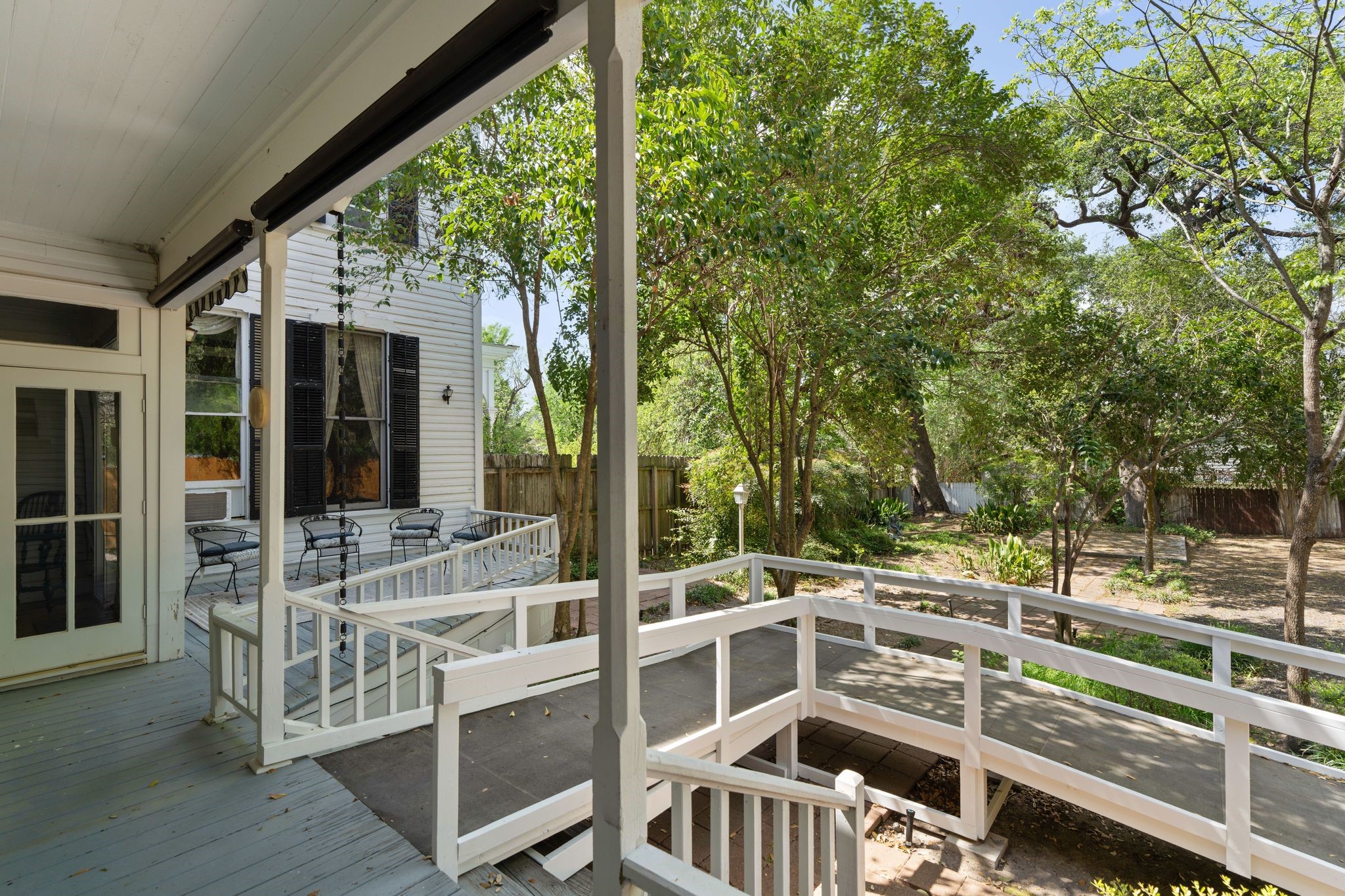  351 E Colorado Street, La Grange, TX, 78945 - 物件實景