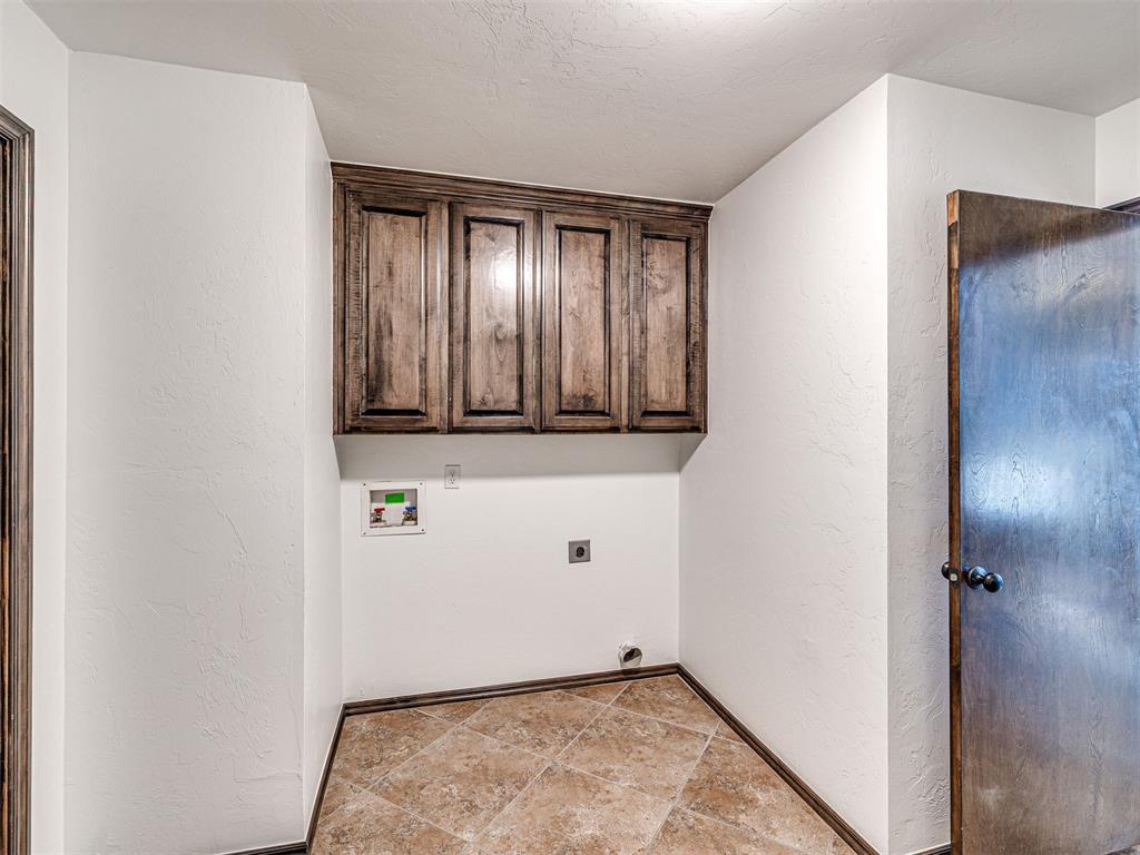 Edmond, Oklahoma, 73012, United States, 4 Bedrooms Bedrooms, ,3 BathroomsBathrooms,Residential,For Sale,1996470