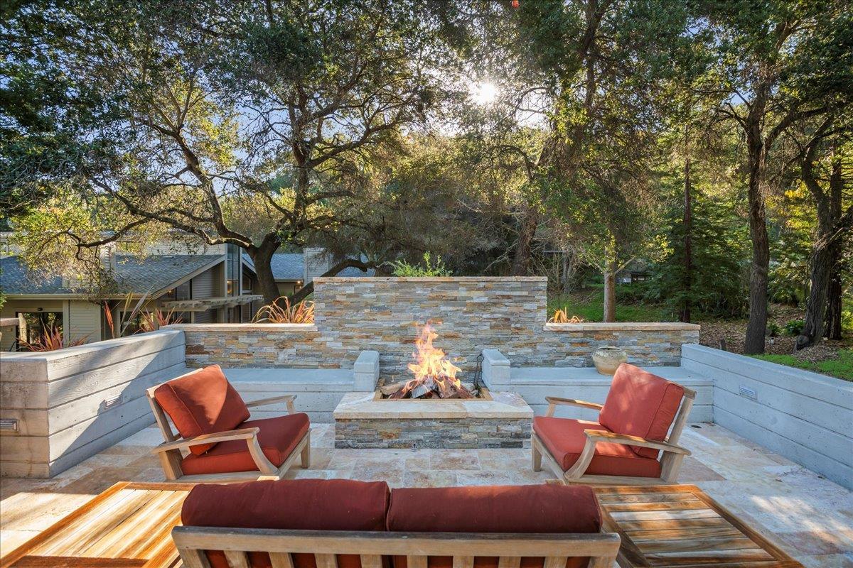 Los Altos Hills, California, 94022, United States, 5 Bedrooms Bedrooms, ,5 BathroomsBathrooms,Residential,For Sale,1907317