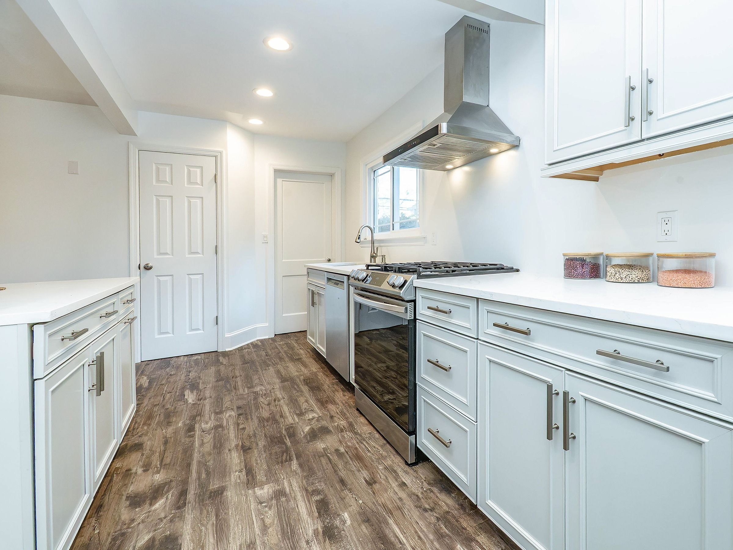  74 Irma Avenue, Port Washington, NY, 11050 - 物件實景
