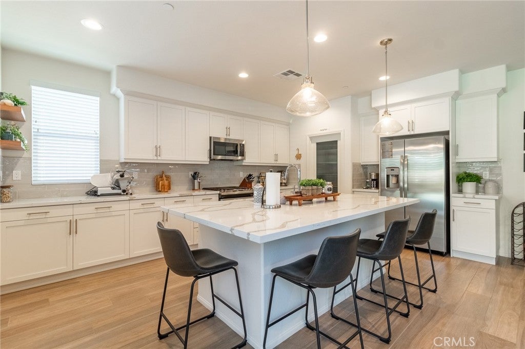 Redlands, California, 92374, United States, 5 Bedrooms Bedrooms, ,4 BathroomsBathrooms,Residential,For Sale,1974798