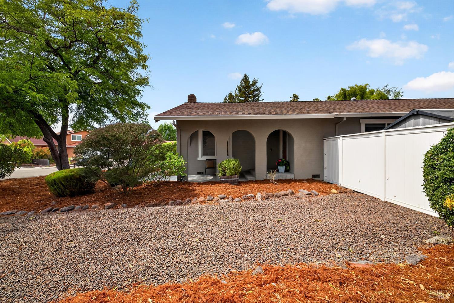 Petaluma, California, 94954, United States, 4 Bedrooms Bedrooms, ,2 BathroomsBathrooms,Residential,For Sale,2048082