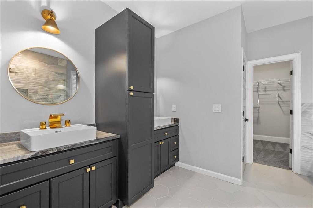 Atlanta, Georgia, 30310, United States, 4 Bedrooms Bedrooms, ,3 BathroomsBathrooms,Residential,For Sale,1987729