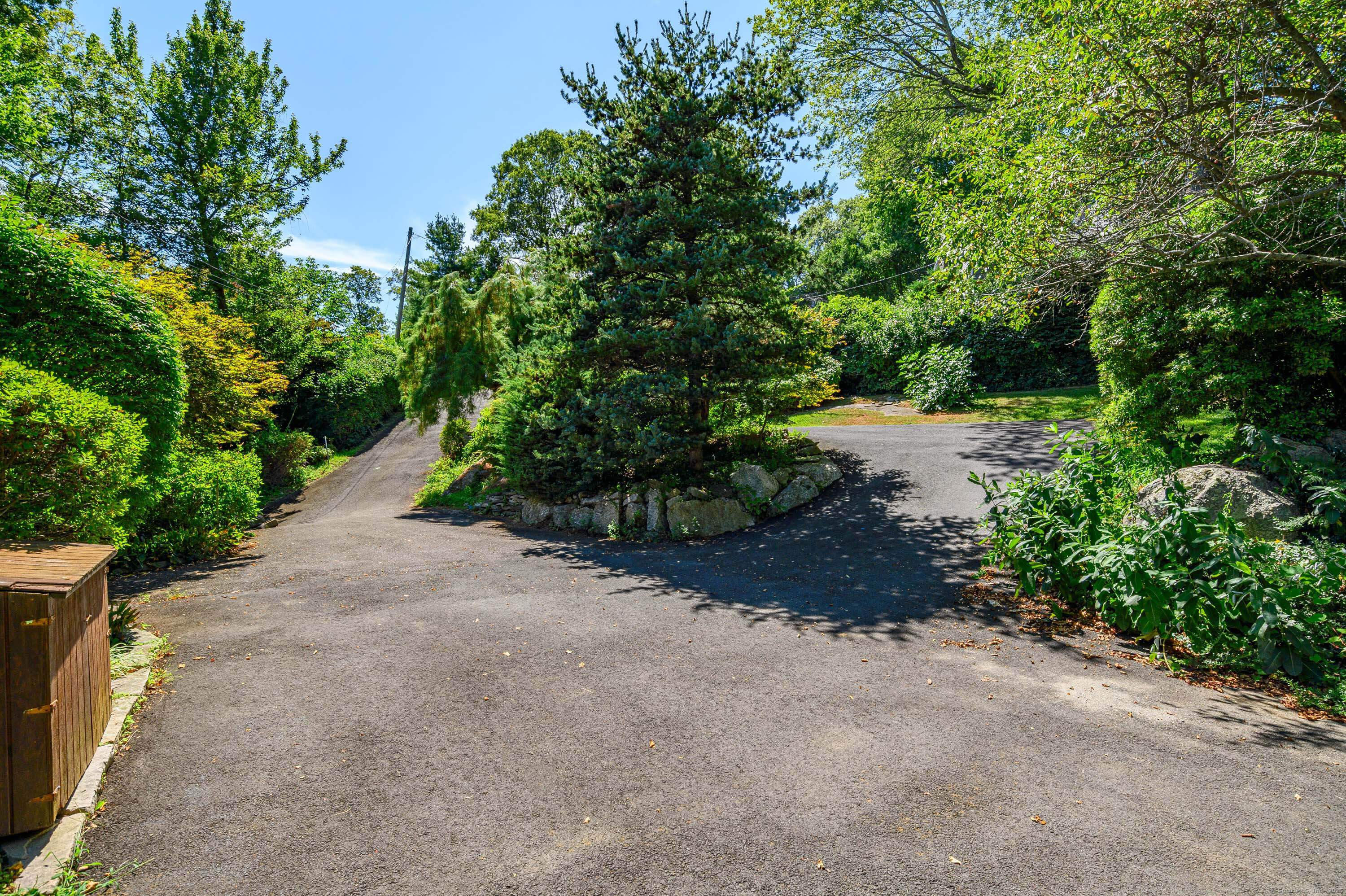 New Fairfield, Connecticut, 06812, United States, 3 Bedrooms Bedrooms, ,3 BathroomsBathrooms,Residential,For Sale,1966702