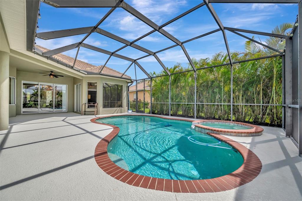 Bradenton, Florida, 34212, United States, 3 Bedrooms Bedrooms, ,4 BathroomsBathrooms,Residential,For Sale,1910869