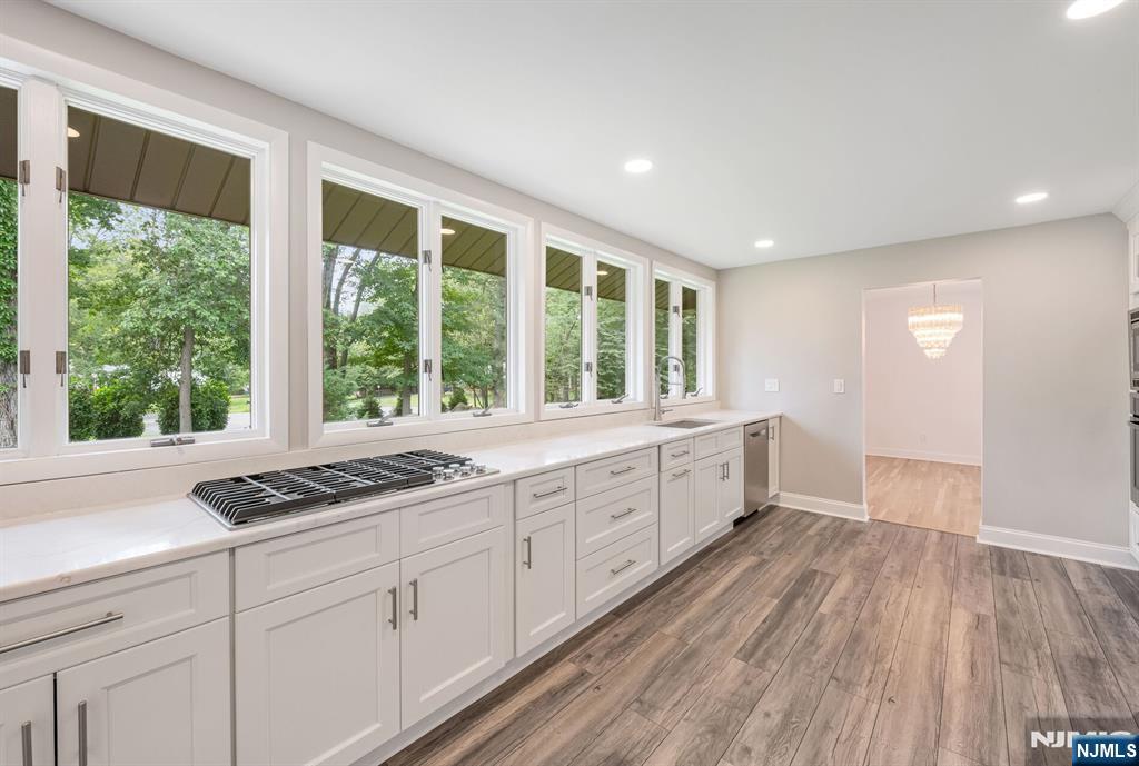 Wyckoff, New Jersey, 07481, United States, 5 Bedrooms Bedrooms, ,5 BathroomsBathrooms,Residential,For Sale,1951013