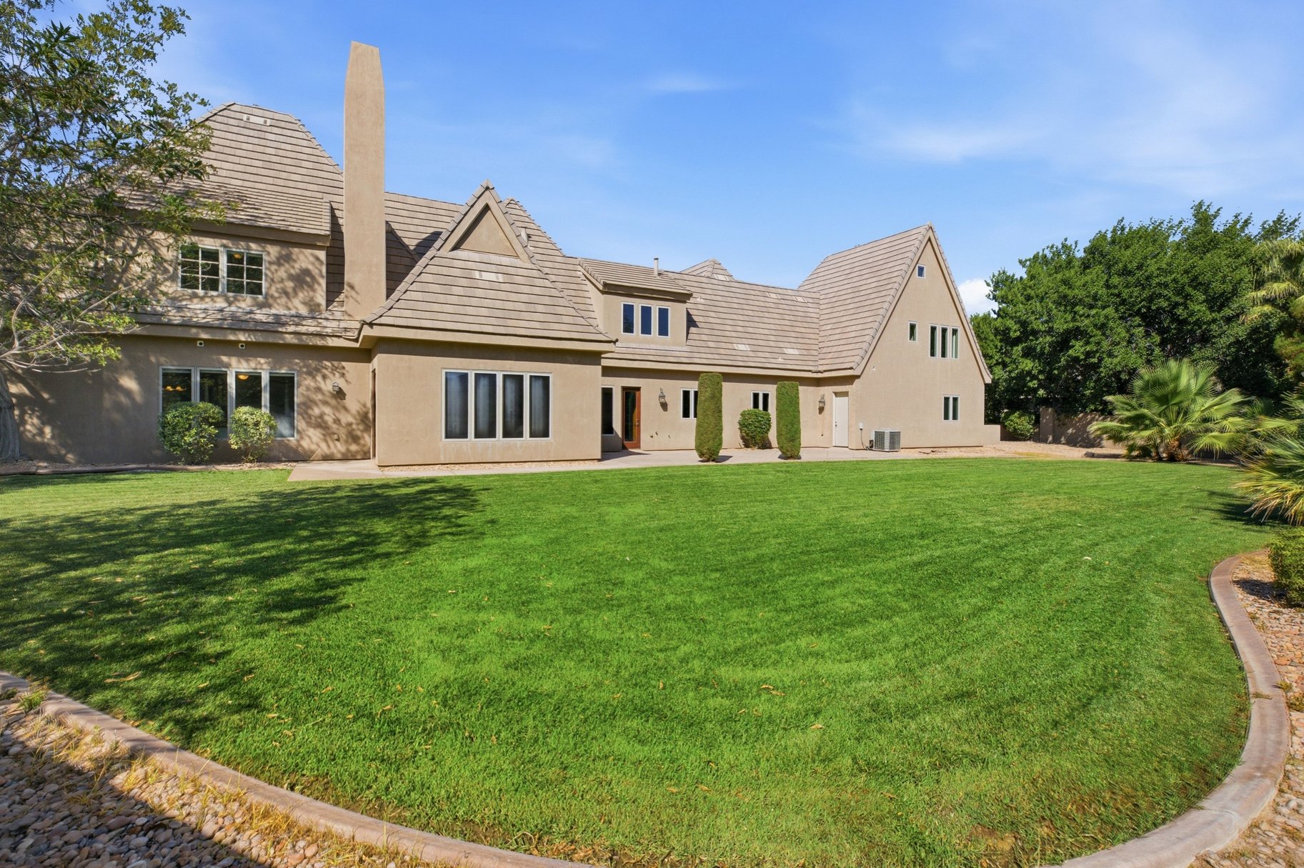  French Country Estate, Tucked Within an Exclusive Luxury Gated Community - 物件實景