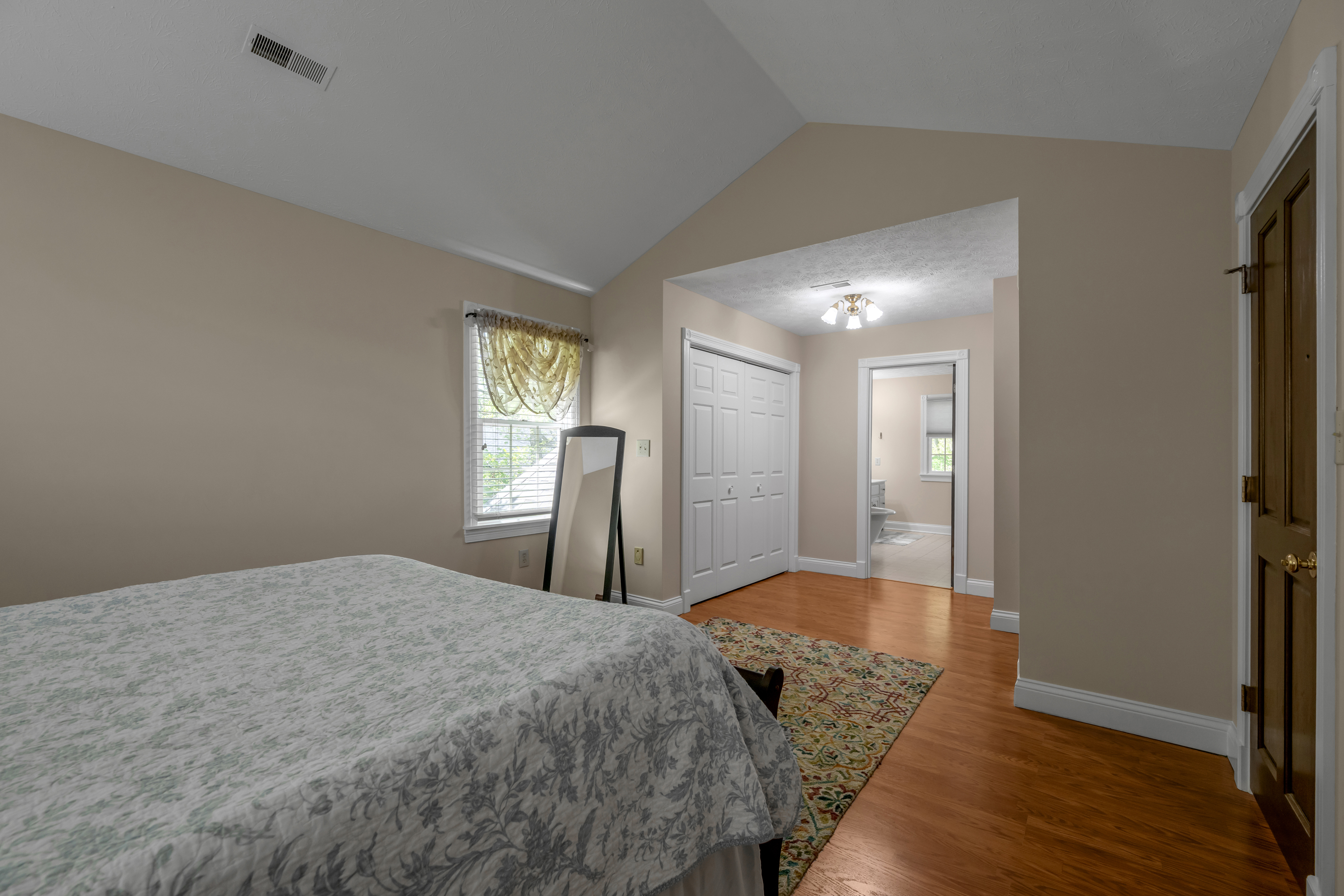  186 Hunter Drive - 物件實景