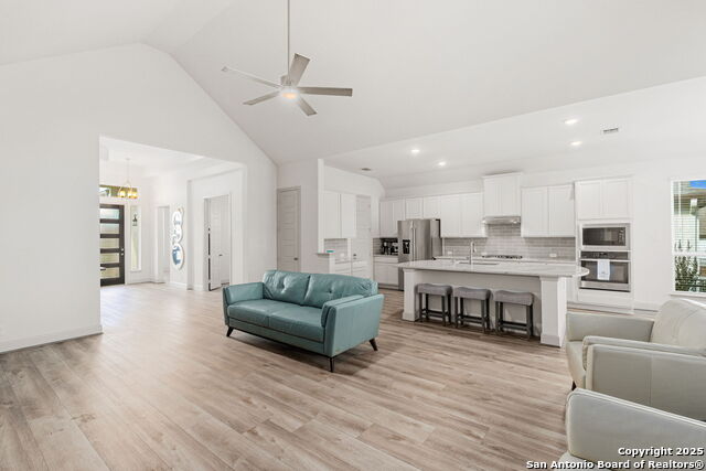 Boerne, Texas, 78006, United States, 4 Bedrooms Bedrooms, ,3 BathroomsBathrooms,Residential,For Sale,1957573