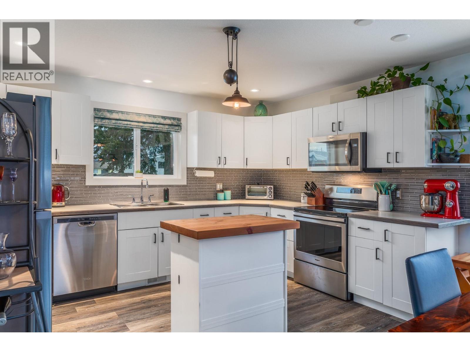 KELOWNA, British Columbia, V1X 2H2, CA, 3 Bedrooms Bedrooms, ,3 BathroomsBathrooms,Residential,For Sale,1948165