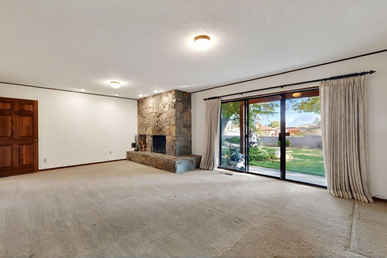Albuquerque, New Mexico, 87123, United States, 4 Bedrooms Bedrooms, ,4 BathroomsBathrooms,Residential,For Sale,1876196