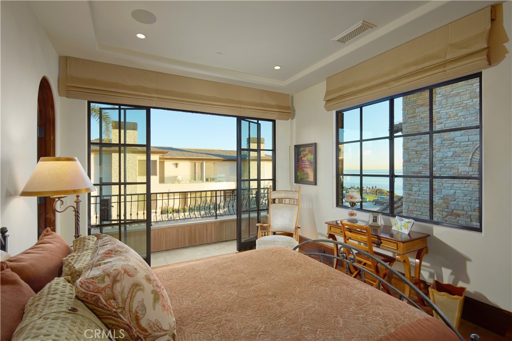 Corona del Mar, California, 92625, United States, 4 Bedrooms Bedrooms, ,3 BathroomsBathrooms,Residential,For Sale,1695491