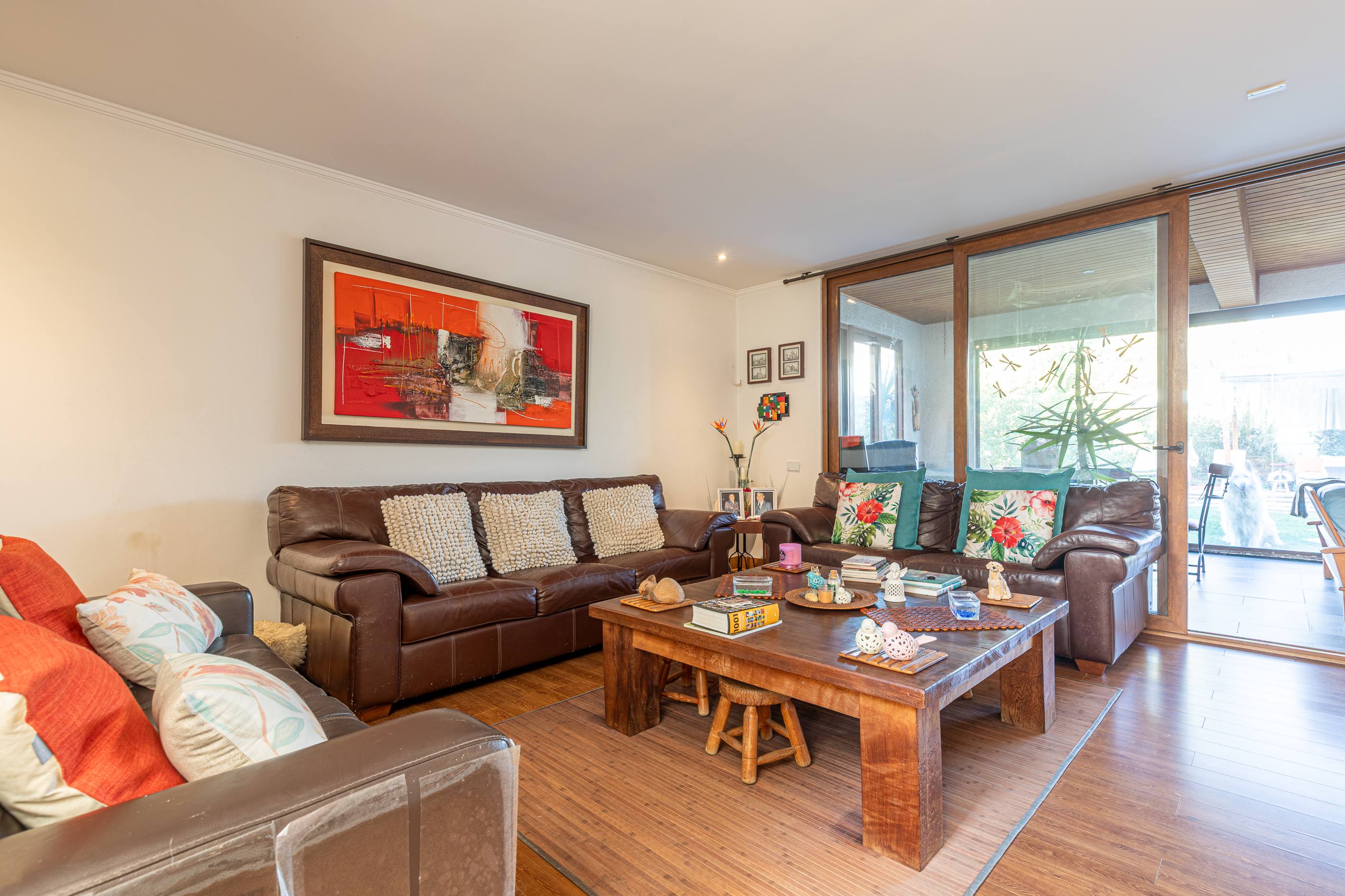  4-Bedroom Home in a Well-Established Gated Community - 物件實景