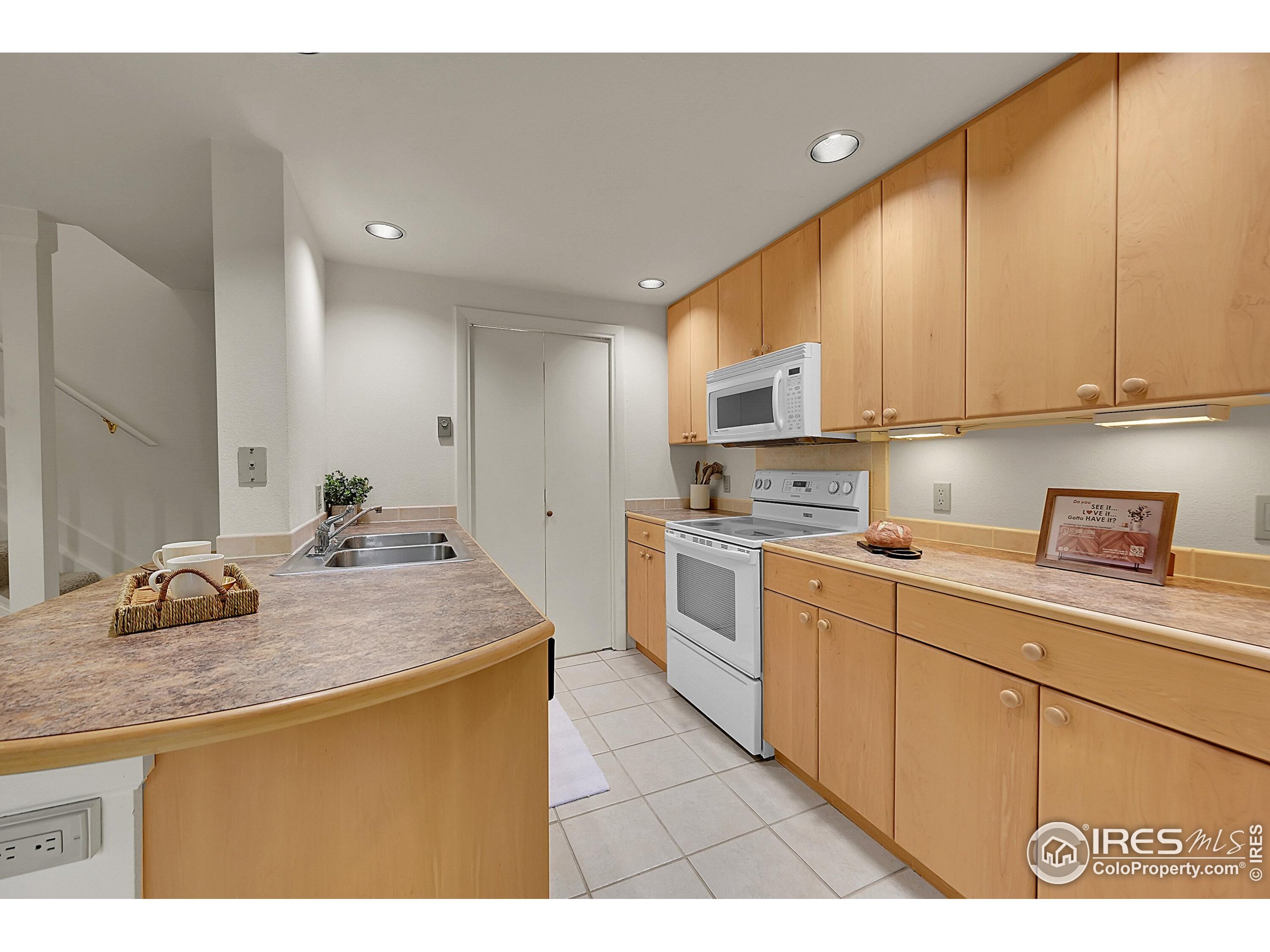 Boulder, Colorado, 80304, United States, 2 Bedrooms Bedrooms, ,2 BathroomsBathrooms,Residential,For Sale,1989249