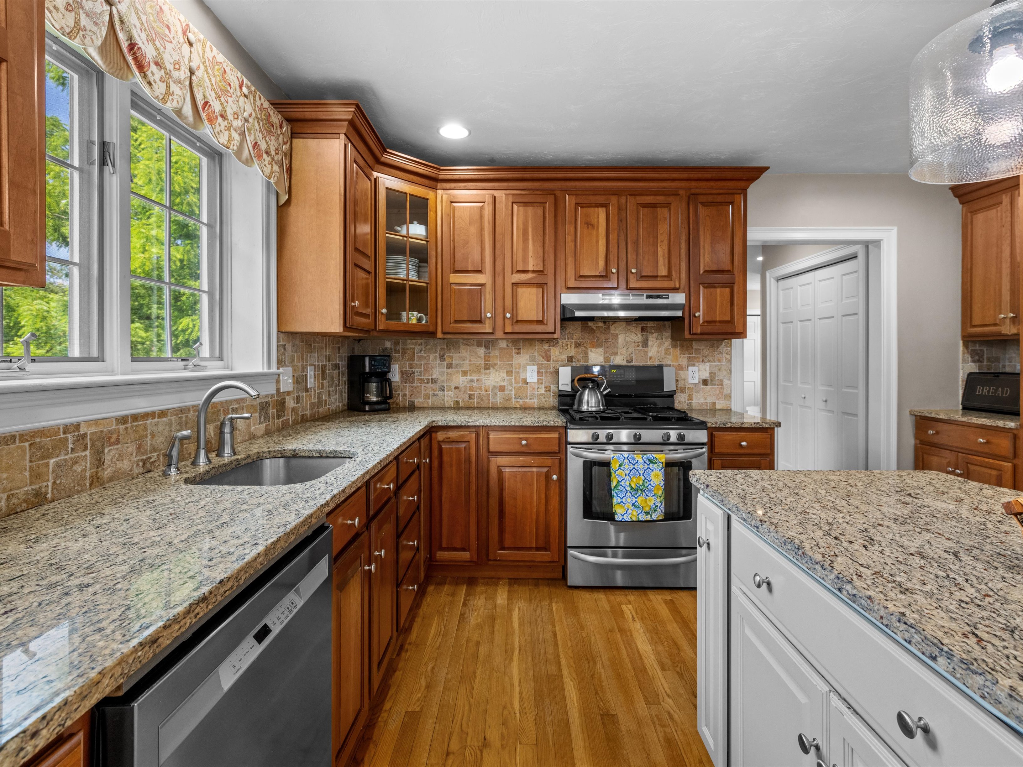  6 Warburton Lane, Westborough, MA 01581 - 物件實景