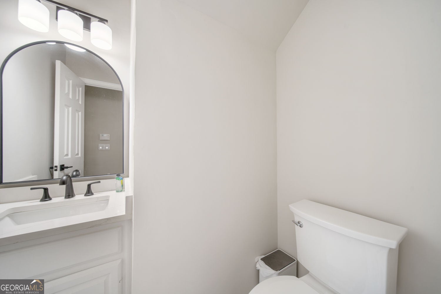 Atlanta, Georgia, 30350, United States, 8 Bedrooms Bedrooms, ,6 BathroomsBathrooms,Residential,For Sale,1992514