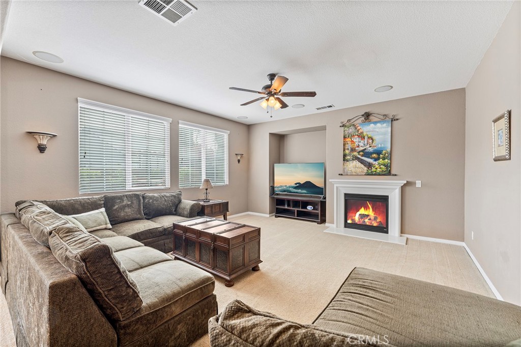 Eastvale, California, 92880, United States, 5 Bedrooms Bedrooms, ,3 BathroomsBathrooms,Residential,For Sale,1930903