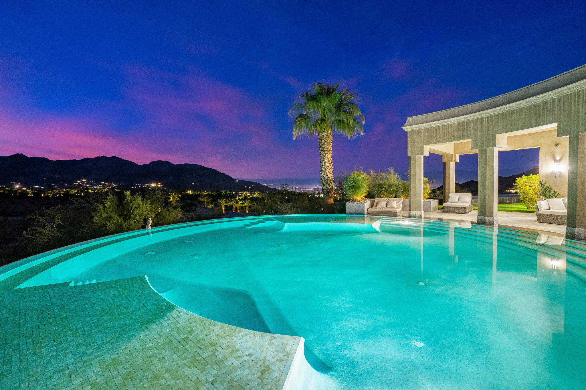 Palm Desert, California, 92260, United States, 5 Bedrooms Bedrooms, ,7 BathroomsBathrooms,Residential,For Sale,1874158