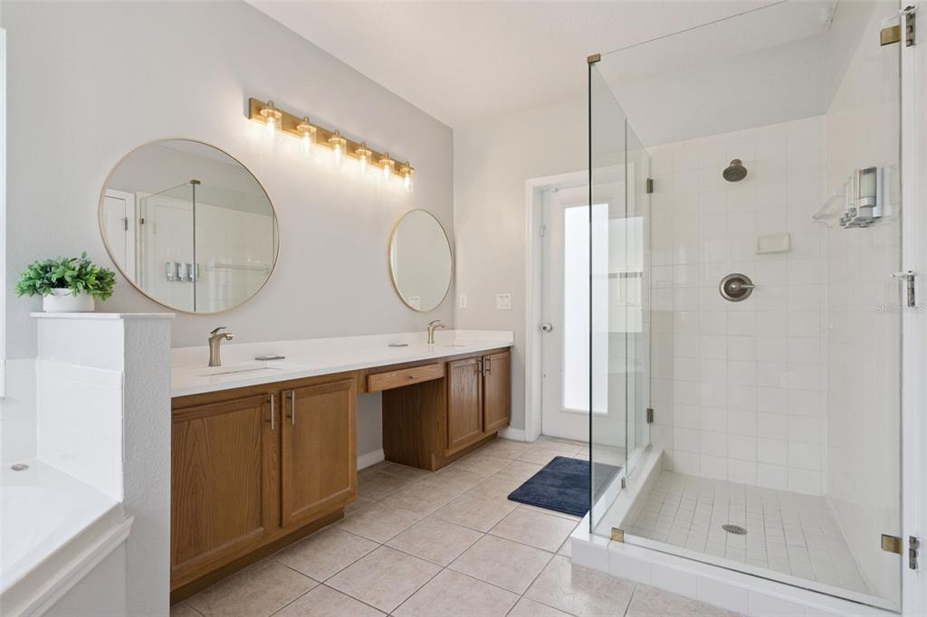 Kissimmee, Florida, 34747, United States, 6 Bedrooms Bedrooms, ,4 BathroomsBathrooms,Residential,For Sale,1992818