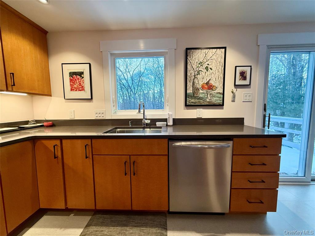 Staatsburg, New York, 12580, United States, 4 Bedrooms Bedrooms, ,3 BathroomsBathrooms,Residential,For Sale,2005634