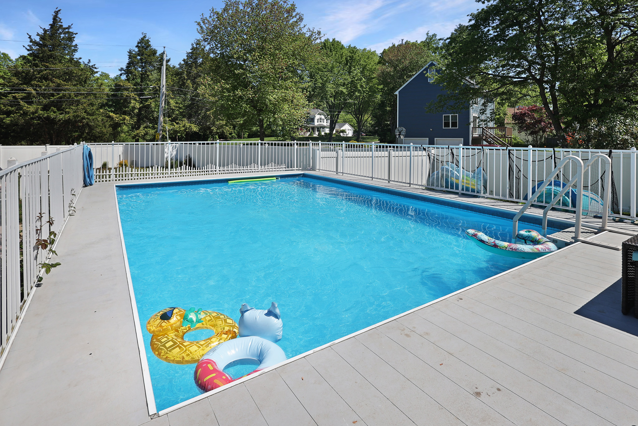 Haverhill, Massachusetts, 01830, United States, 3 Bedrooms Bedrooms, ,2 BathroomsBathrooms,Residential,For Sale,2048999