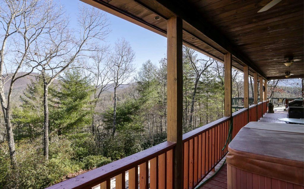 Hiawassee, Georgia, 30546, United States, 3 Bedrooms Bedrooms, ,3 BathroomsBathrooms,Residential,For Sale,1921264