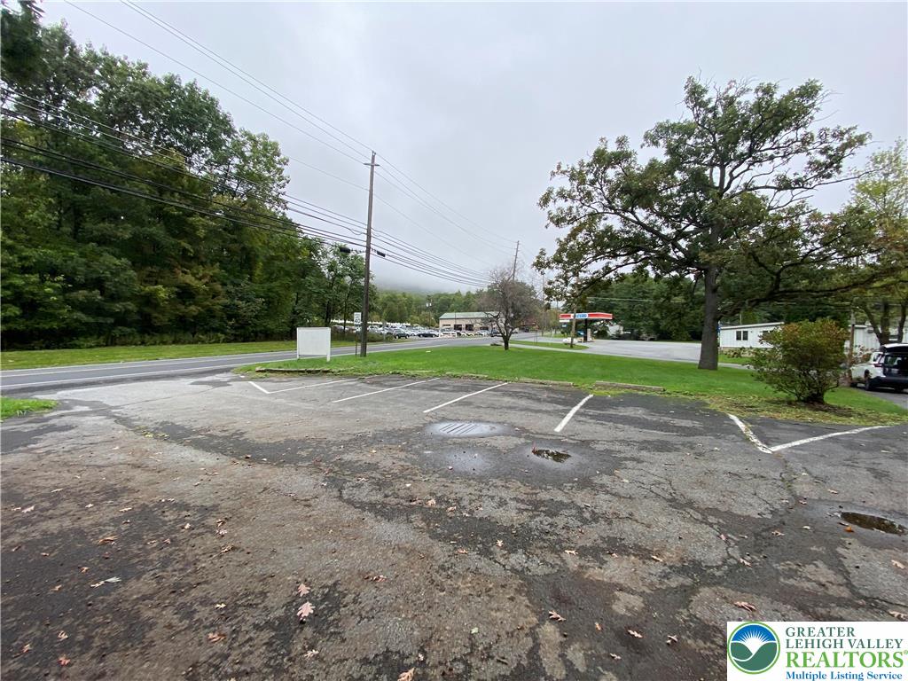 Plainfield Twp, Pennsylvania, 18072, United States, 4 Bedrooms Bedrooms, ,5 BathroomsBathrooms,Residential,For Sale,1960532