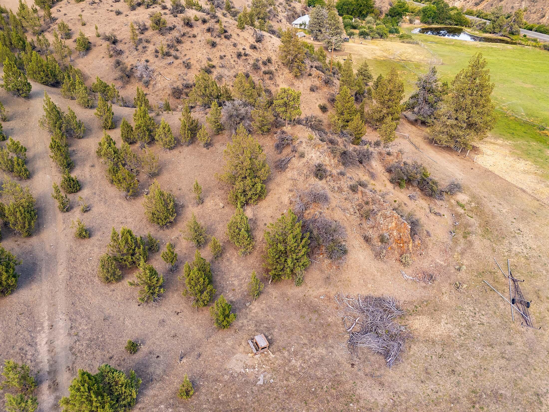 Mitchell, Oregon, 97750, United States, 3 Bedrooms Bedrooms, ,2 BathroomsBathrooms,Residential,For Sale,1965527