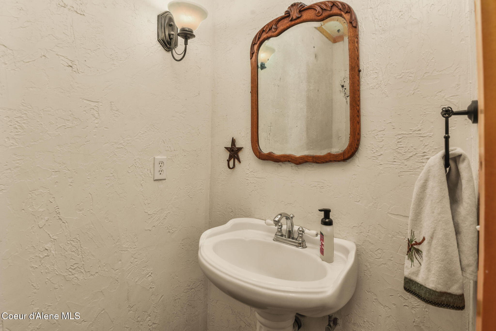 Harrison, Idaho, 83833, United States, 5 Bedrooms Bedrooms, ,4 BathroomsBathrooms,Residential,For Sale,1900572