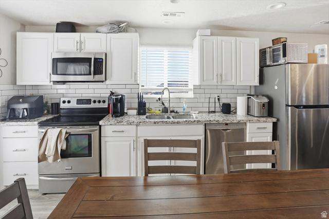 Layton, Utah, 84041, United States, 4 Bedrooms Bedrooms, ,4 BathroomsBathrooms,Residential,For Sale,1990217