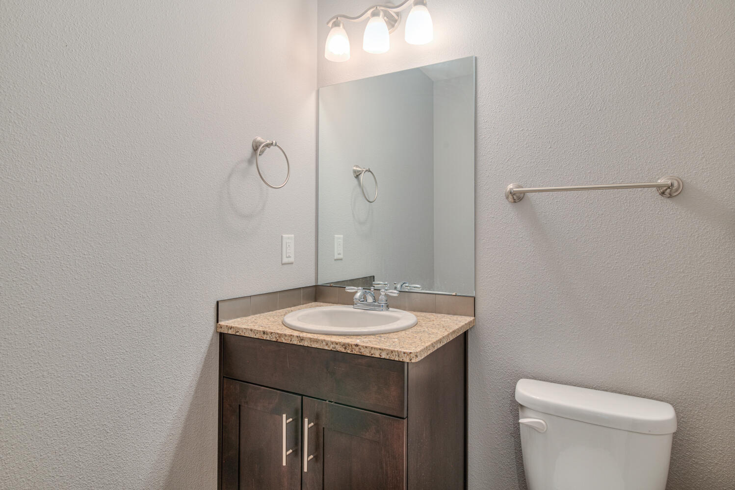 Bend, Oregon, 97701, United States, 3 Bedrooms Bedrooms, ,3 BathroomsBathrooms,Residential,For Sale,1999199