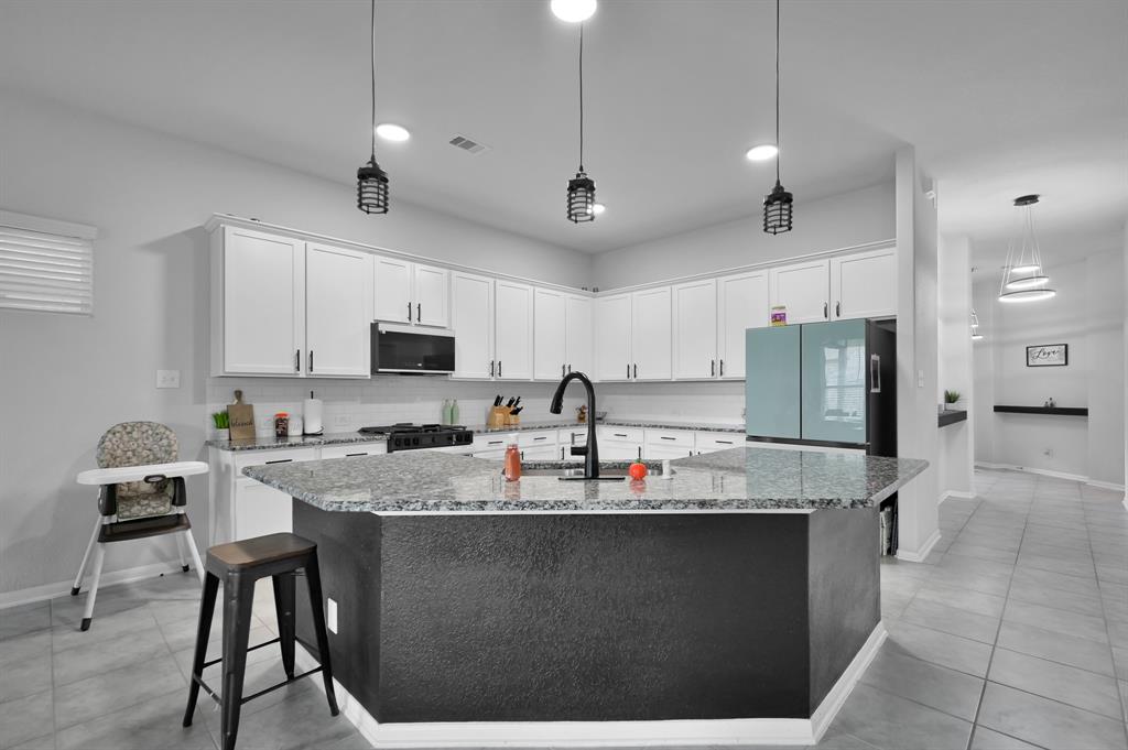 Montgomery, Texas, 77316, United States, 4 Bedrooms Bedrooms, ,4 BathroomsBathrooms,Residential,For Sale,1983339