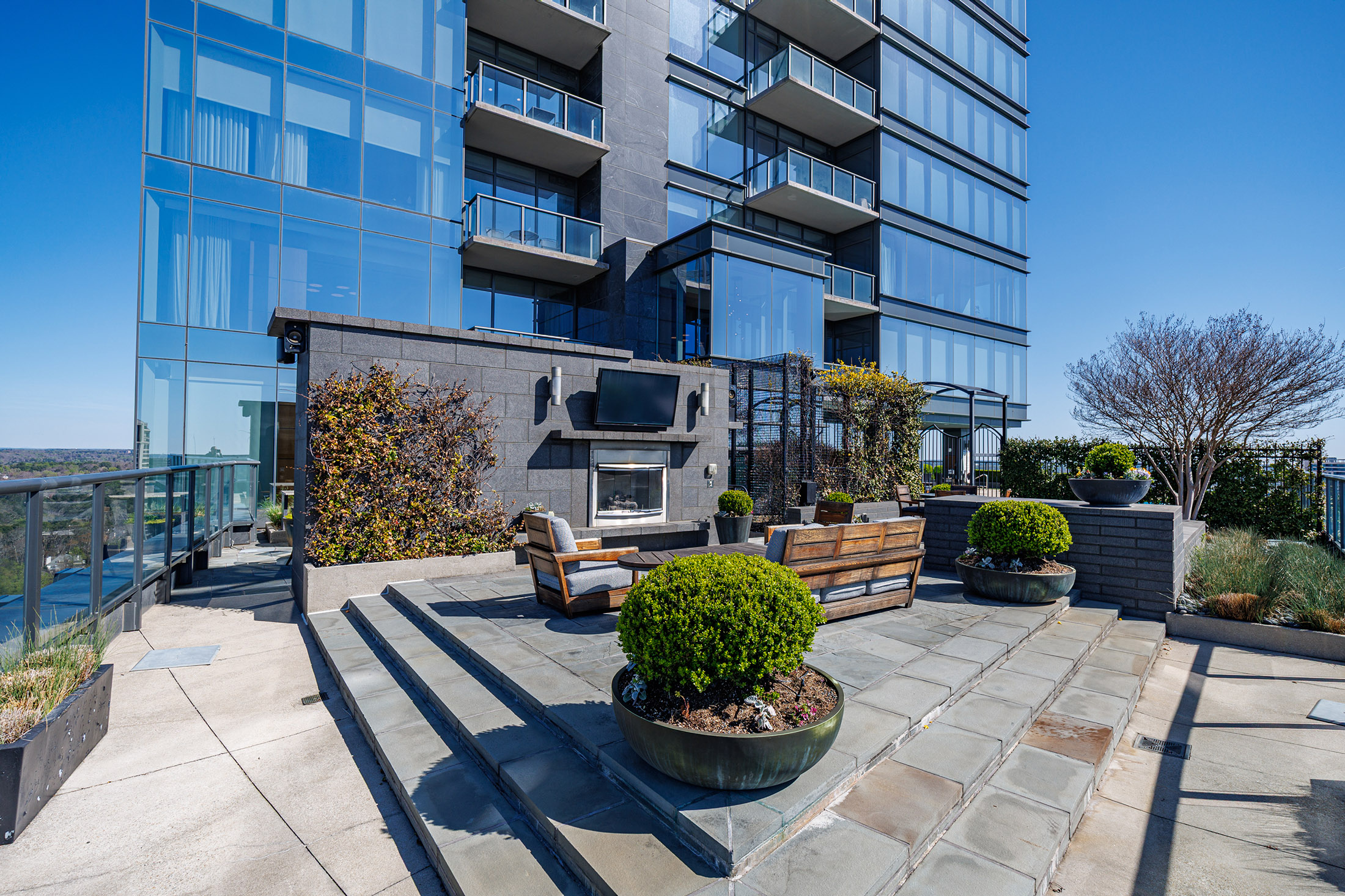  Exceptional One Bedroom Corner Residence with Sweeping Skyline Views - 物件實景