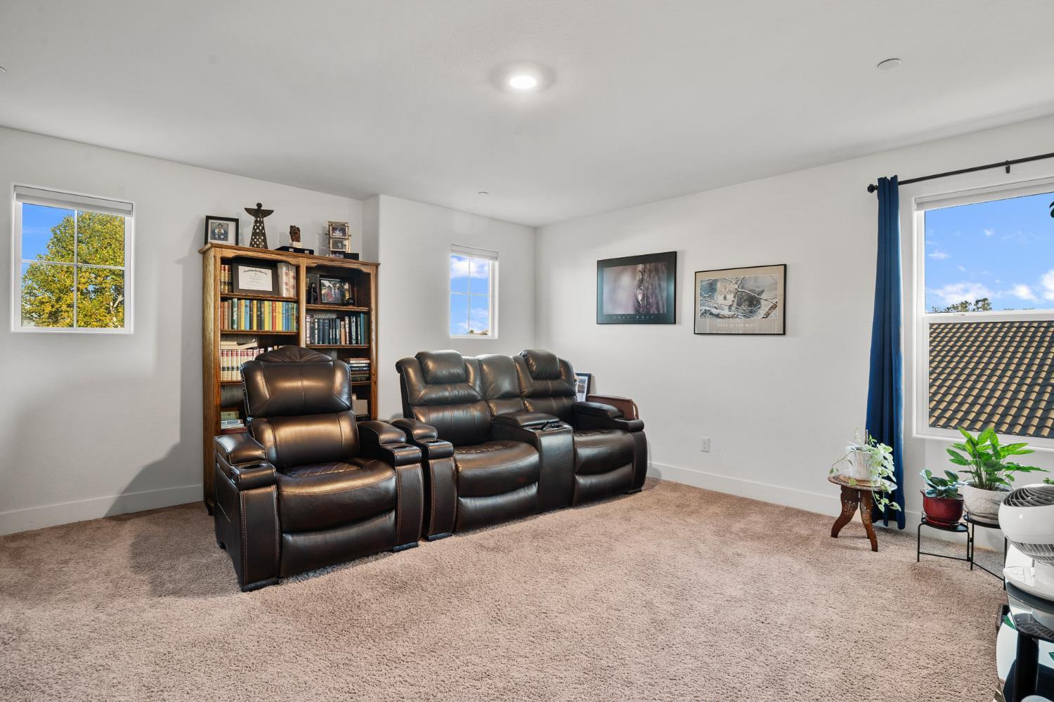 Atwater, California, 95301, United States, 5 Bedrooms Bedrooms, ,4 BathroomsBathrooms,Residential,For Sale,1983820