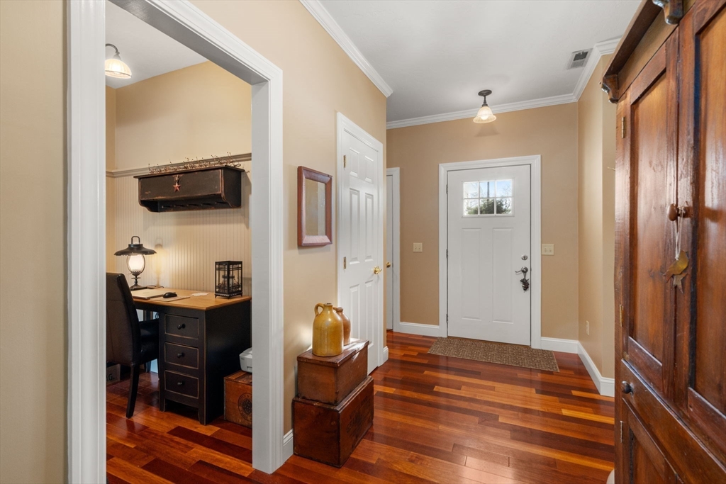 Uxbridge, Massachusetts, 01569, United States, 2 Bedrooms Bedrooms, ,2 BathroomsBathrooms,Residential,For Sale,2006333