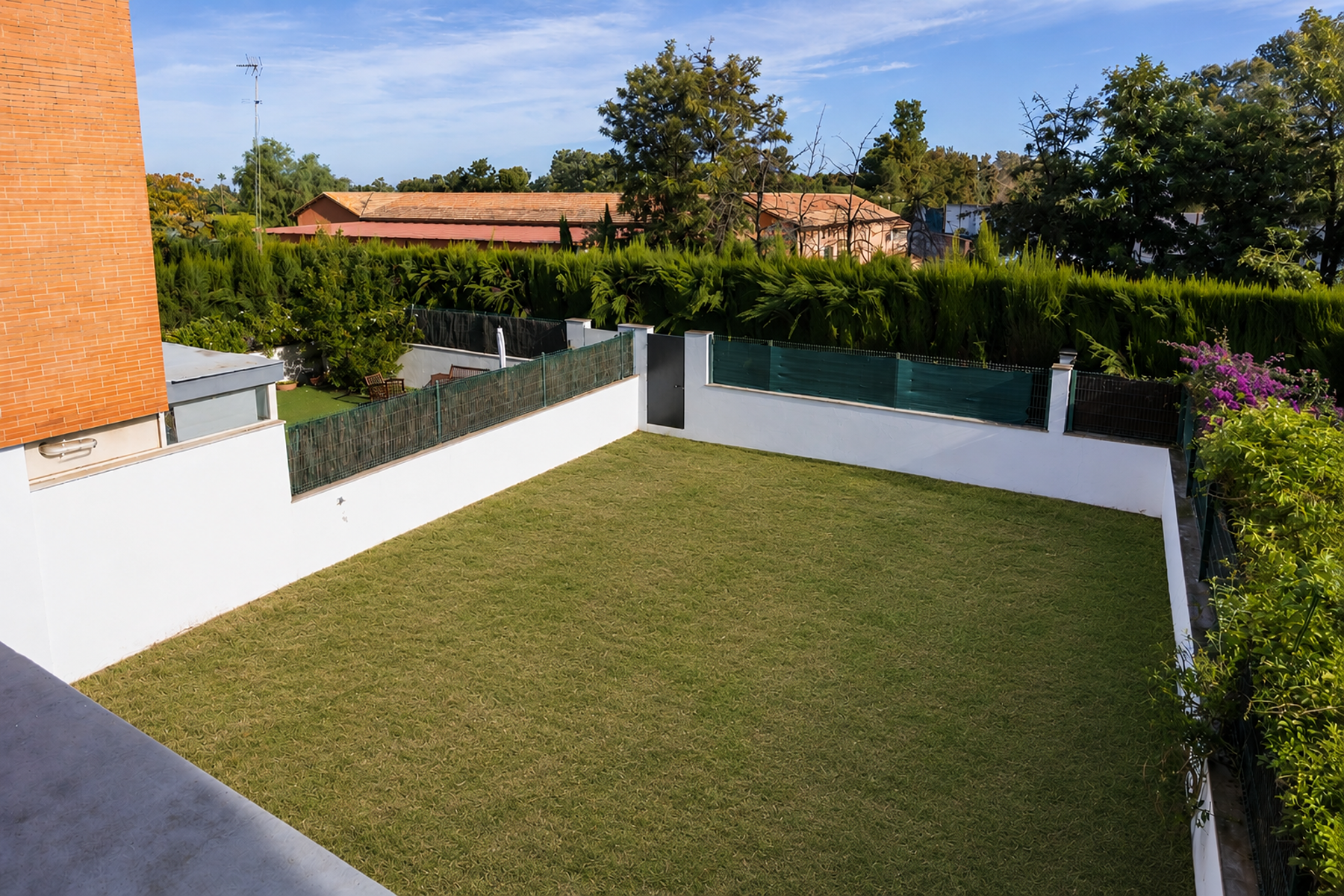  Property in the exclusive private urbanization of the Real Golf Club. - 物件實景