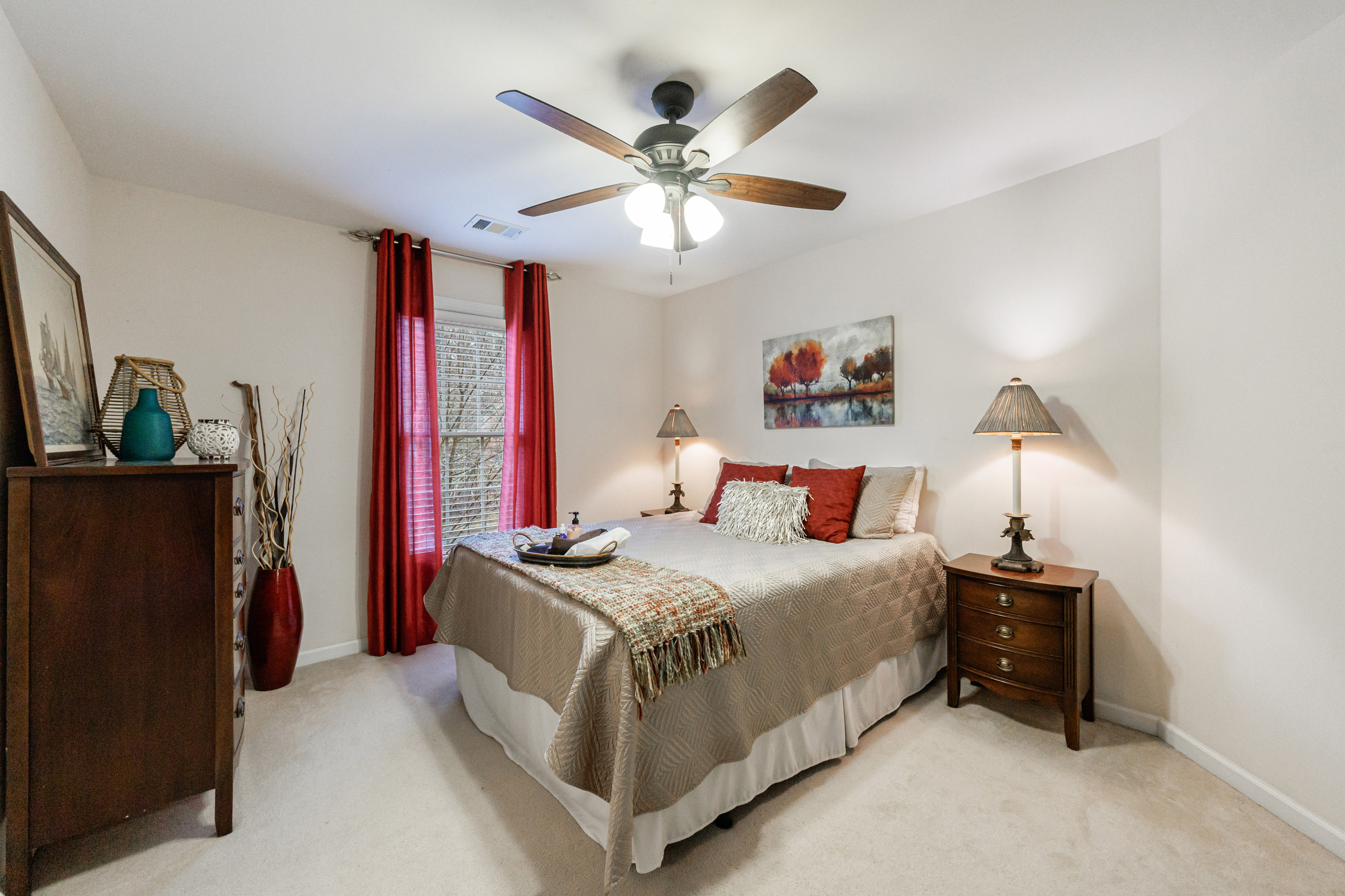  Beautifully Updated and Well Maintained Home in Sought-after Highcroft Community - 物件實景
