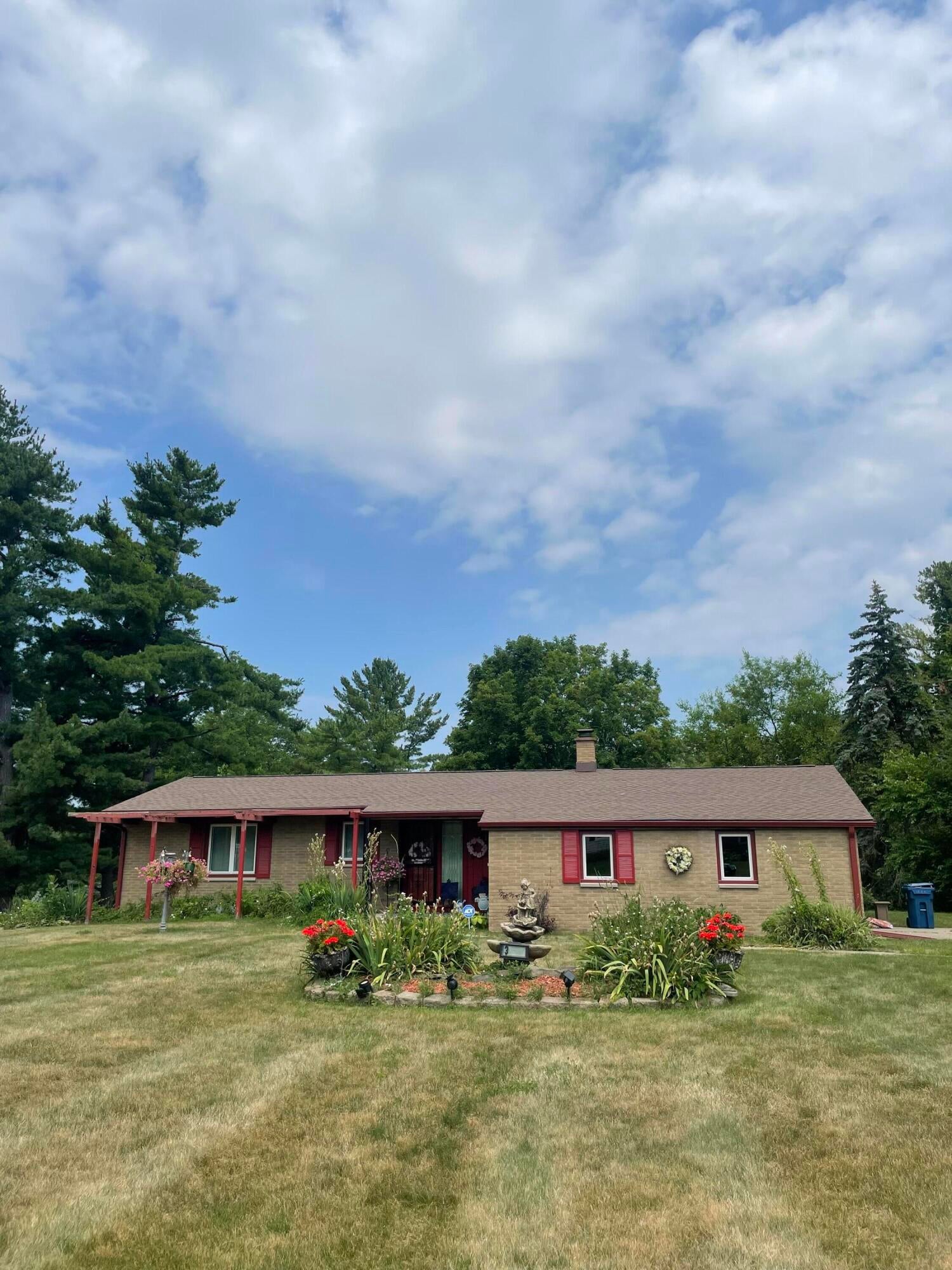 Kalamazoo, Michigan, 49004, United States, 5 Bedrooms Bedrooms, ,4 BathroomsBathrooms,Residential,For Sale,1977893