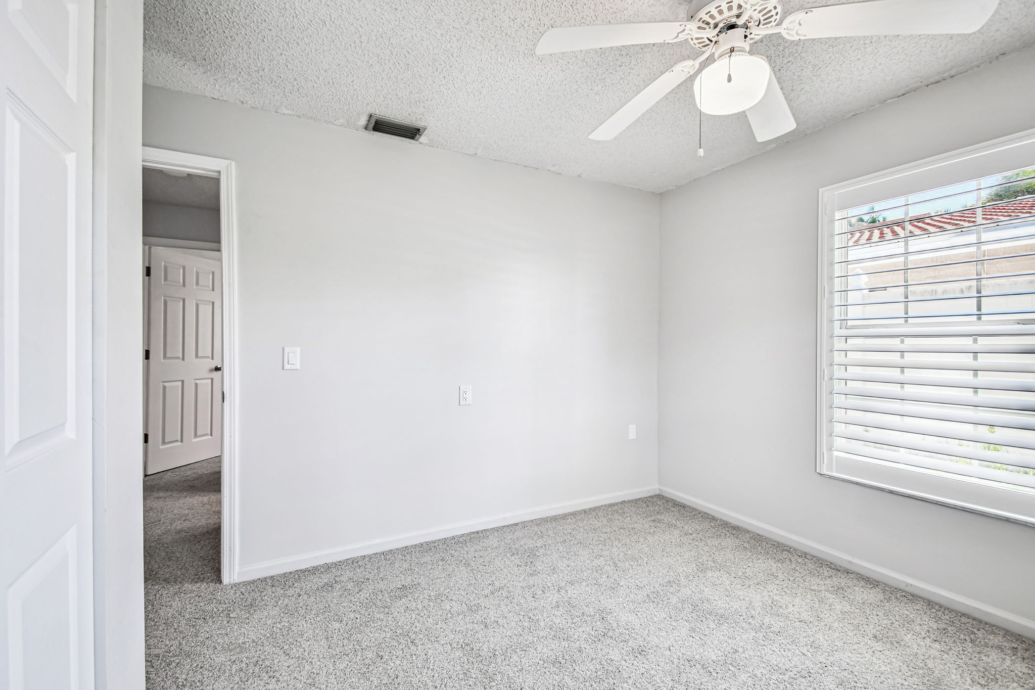 Madeira Beach, Florida, 33708, United States, 4 Bedrooms Bedrooms, ,2 BathroomsBathrooms,Residential,For Sale,2005483