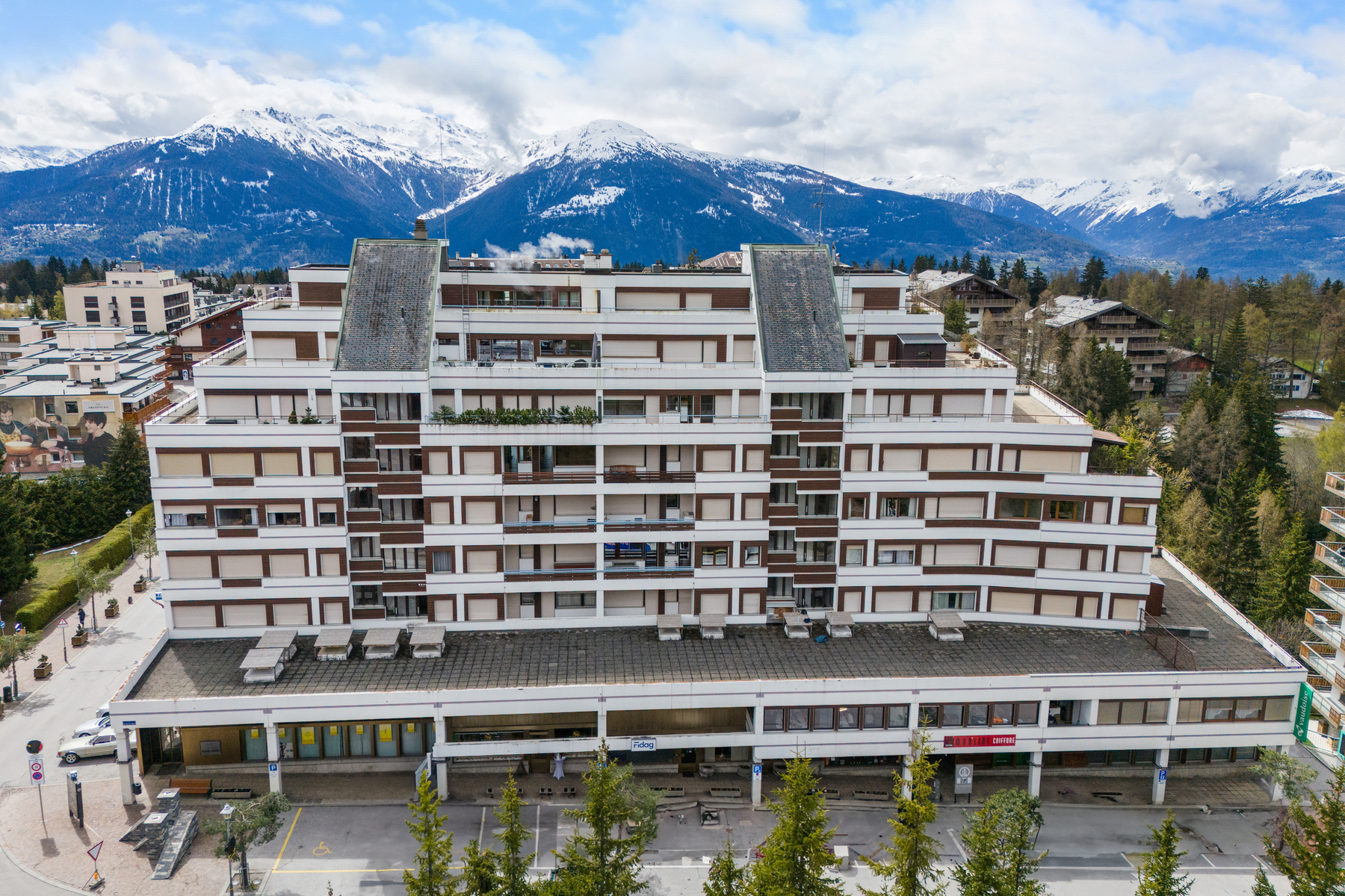 3963 Crans-Montana, Réf Central