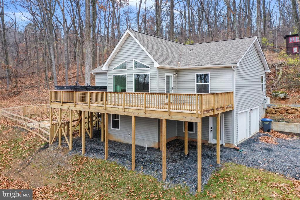 Front Royal, Virginia, 22630, United States, 3 Bedrooms Bedrooms, ,3 BathroomsBathrooms,Residential,For Sale,1996809