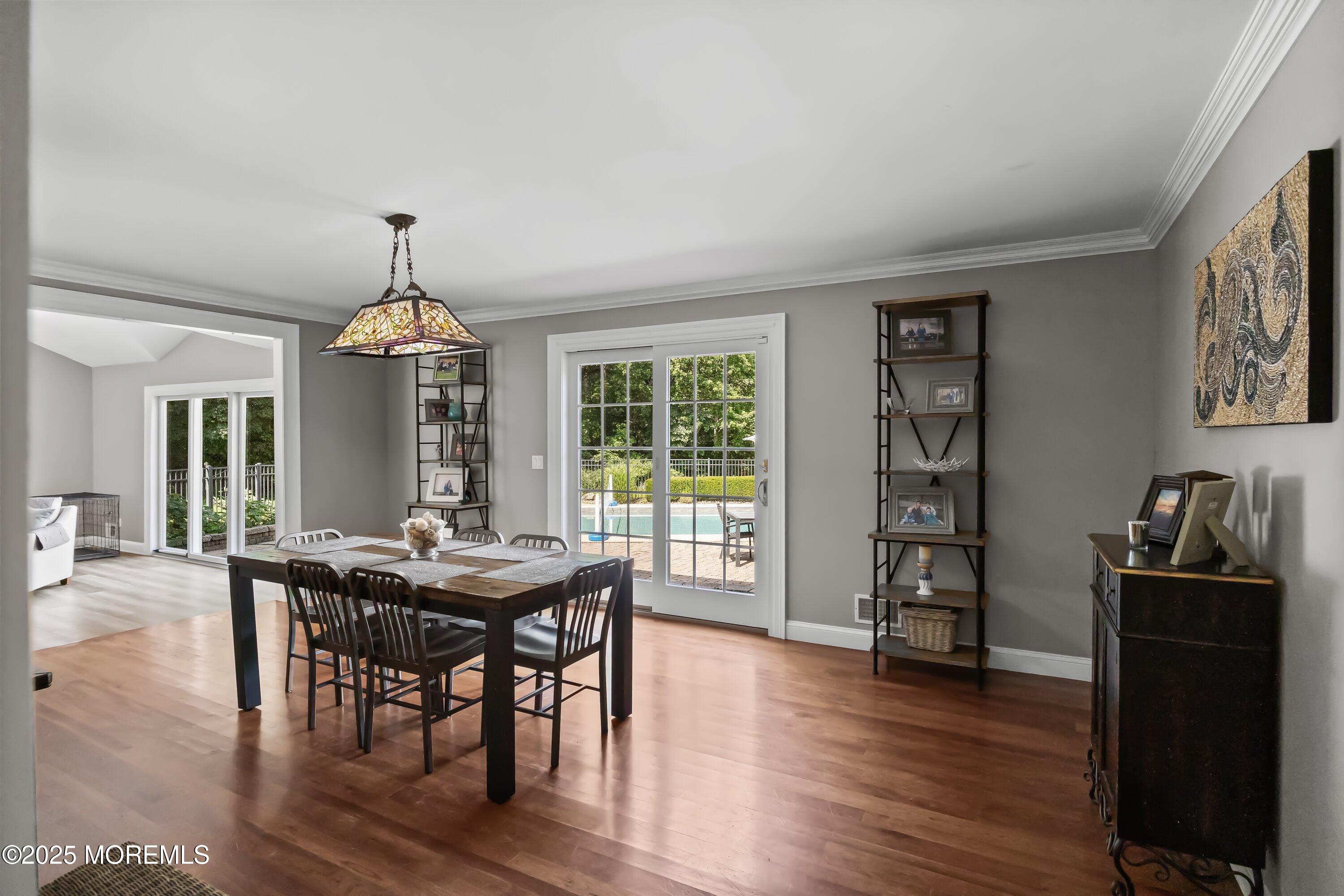 Cream Ridge, New Jersey, 08514, United States, 4 Bedrooms Bedrooms, ,3 BathroomsBathrooms,Residential,For Sale,1904272