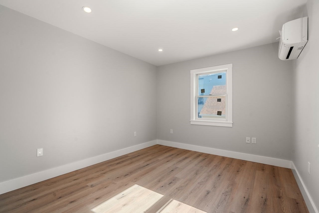 Gloucester, Massachusetts, 01930, United States, 2 Bedrooms Bedrooms, ,2 BathroomsBathrooms,Residential,For Sale,1916959