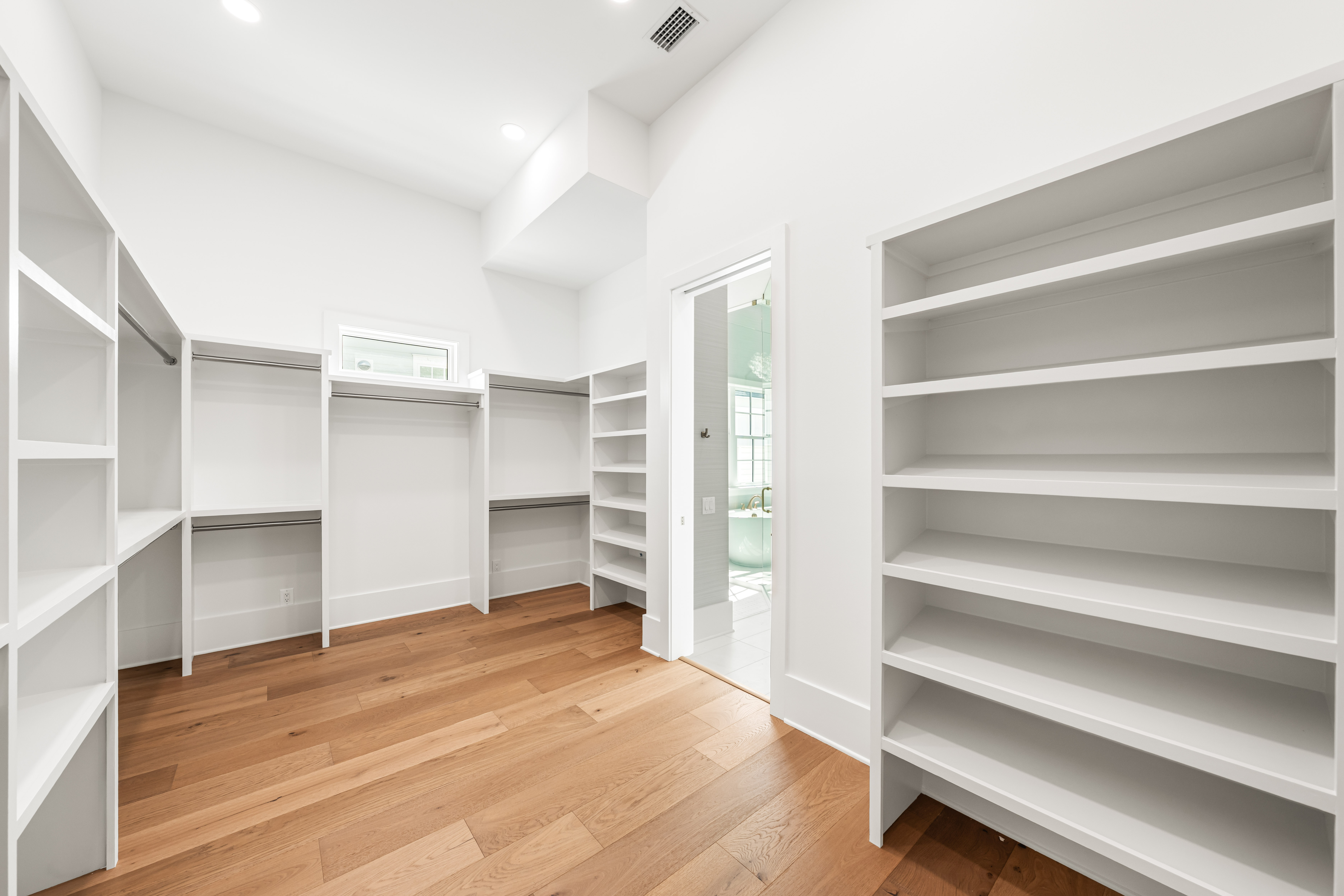  Magnificent Half-Acre Estate With Outdoor Oasis and Casita - 物件實景