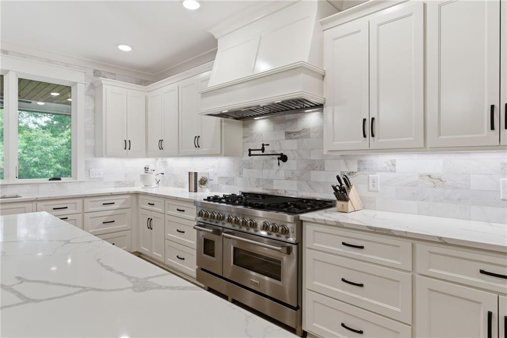 Waleska, Georgia, 30183, United States, 4 Bedrooms Bedrooms, ,4 BathroomsBathrooms,Residential,For Sale,2048996