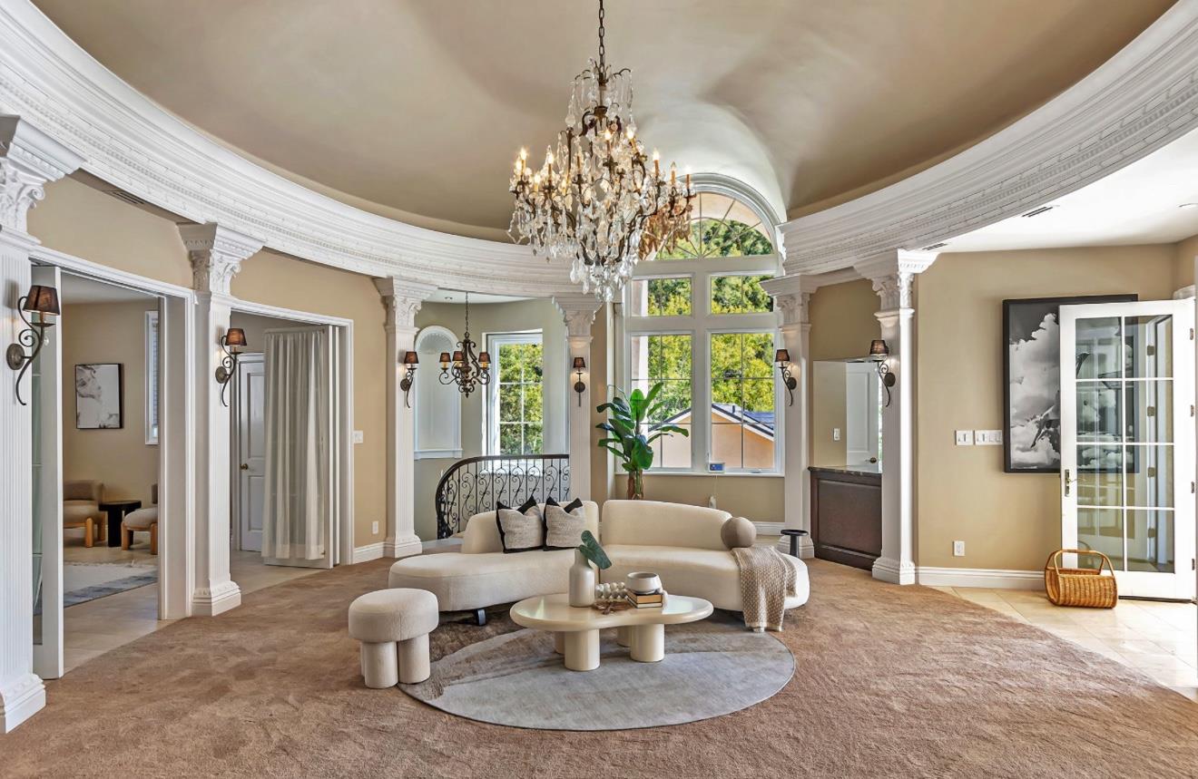 Los Gatos, California, 95032, United States, 8 Bedrooms Bedrooms, ,11 BathroomsBathrooms,Residential,For Sale,1855941